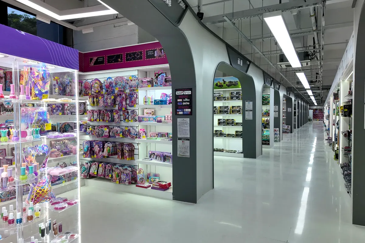 Toy showroom in Chenghai with extensive product displays and space for assortment selection
