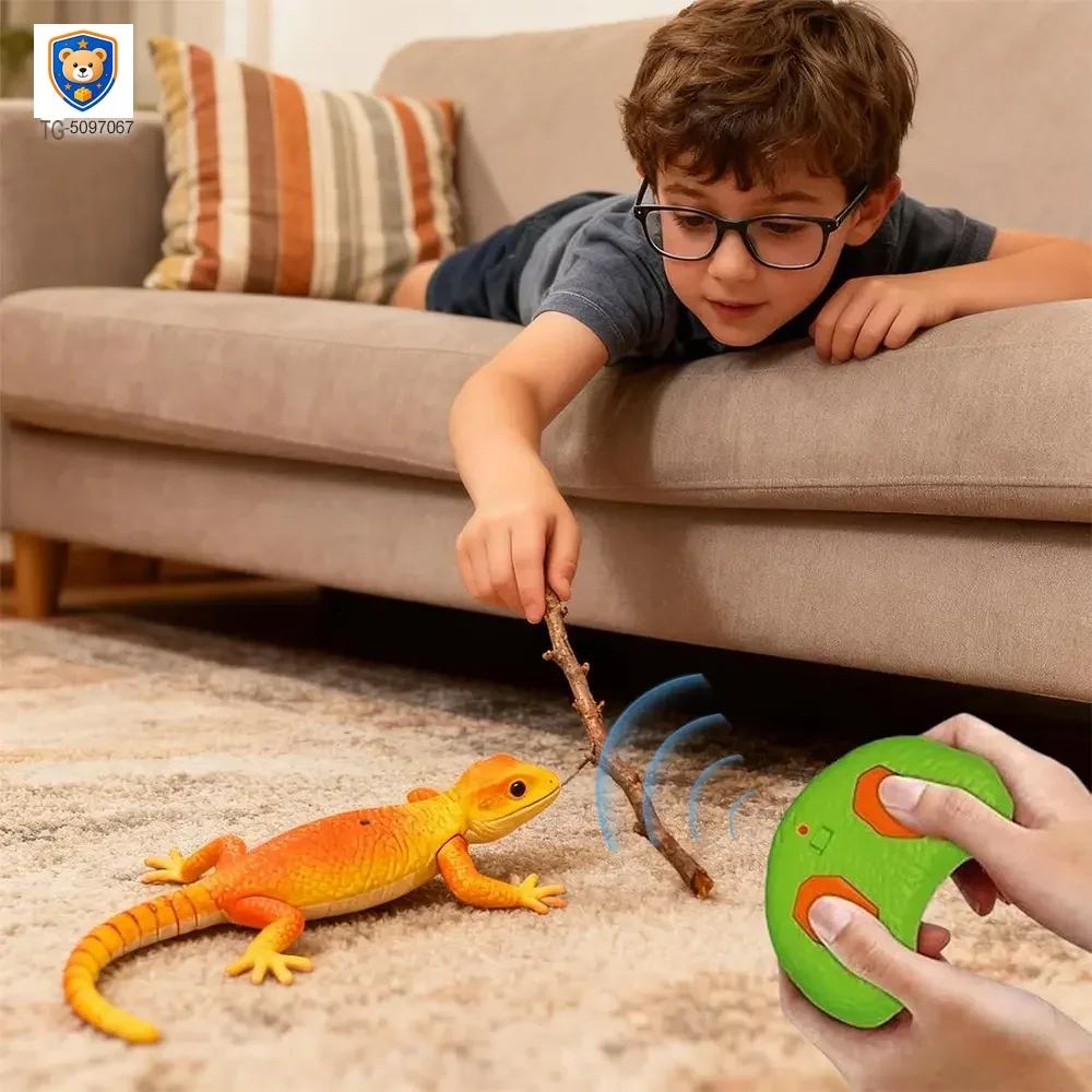 Wall Climbing RC Gecko Toy — product view 4